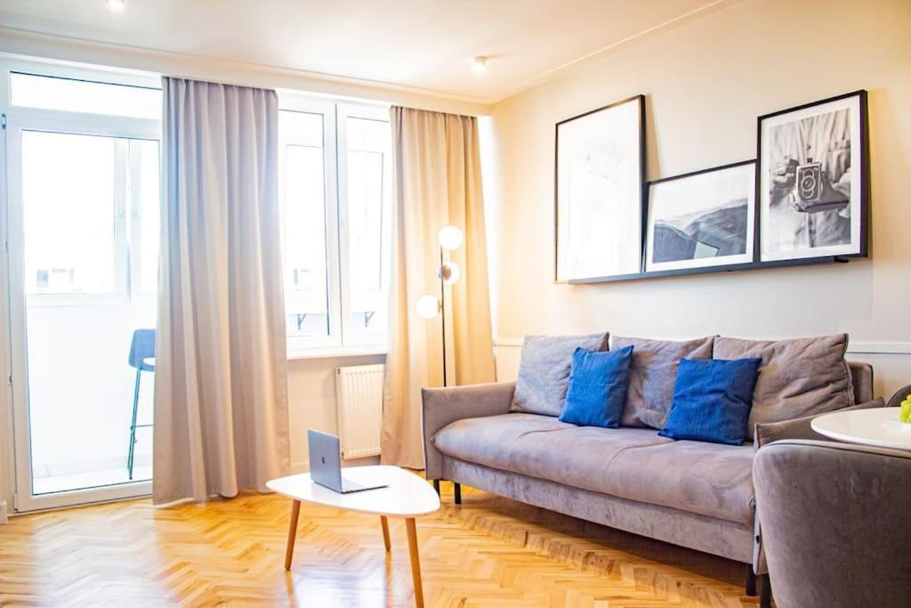 Central Apartment With Balcony And Views, Old Town, Metro Warszawa Eksteriør bilde